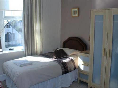 The Pavilion Guest House Міллом Екстер'єр фото